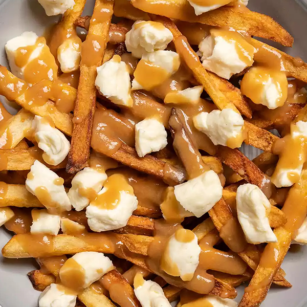 Poutine maison - Faire du fromage en grains à la maison avec un kit U MAIN est très satisfaisant